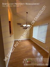 12721 NE 129th Ct in Kirkland, WA - Building Photo - Building Photo