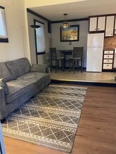 6 S 2nd St, Unit Apt 3 in Dillsburg, PA - Foto de edificio - Building Photo