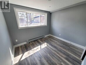 19 Charlemagne Dr in Toronto, ON - Building Photo - Building Photo