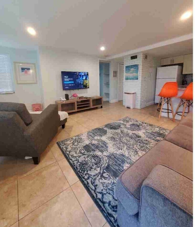 700 SE 14th Ct-Unit -3 in Fort Lauderdale, FL - Building Photo - Building Photo