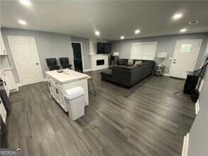 318 Willowwind Dr in Loganville, GA - Building Photo - Building Photo