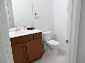 5215 Golden Eagle Ter in Davie, FL - Building Photo - Building Photo