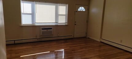 118 East 24th St Apartments in Paterson, NJ - Building Photo - Building Photo