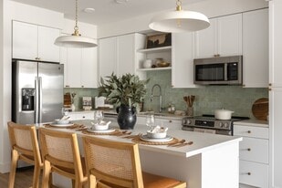 The Mia in Austin, TX - Building Photo