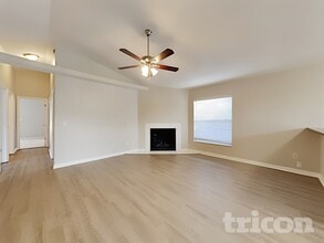 7227 Edgewater Shores Ct in Orlando, FL - Foto de edificio - Building Photo