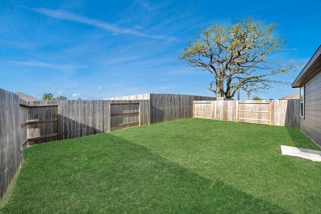 248 Hazy Pnes Ln in Willis, TX - Building Photo - Building Photo