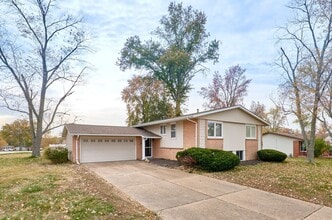 5134 Red Cedar Ct in St. Louis, MO - Building Photo - Building Photo