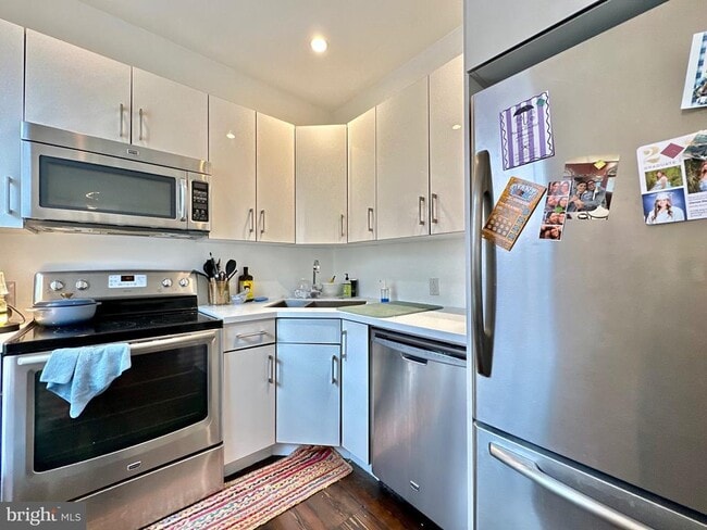 property at 263 N 3rd St