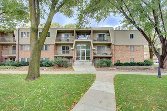 7414 W 22nd St, Unit 112 in St. Louis Park, MN - Building Photo - Building Photo