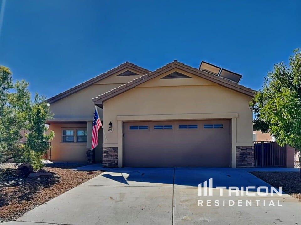 1931 Camino Rustica SW in Los Lunas, NM - Building Photo