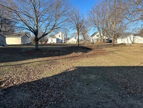 214 S 4th Ave in Chenoa, IL - Foto de edificio - Building Photo