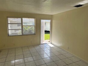 380 SW 27th Terrace in Fort Lauderdale, FL - Building Photo - Building Photo
