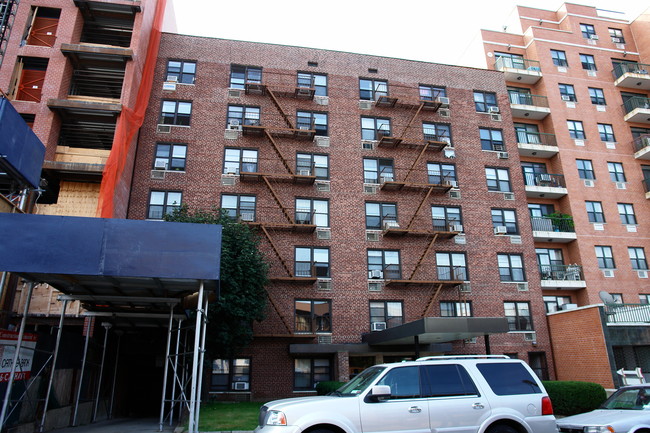 14224 38th Ave in Flushing, NY - Building Photo - Building Photo