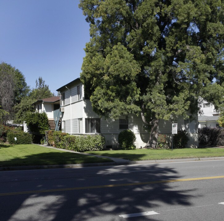 4605 Fulton Ave in Van Nuys, CA - Foto de edificio