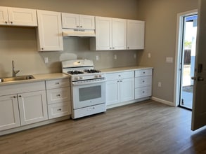201 Eaton Way in Vista, CA - Building Photo - Building Photo