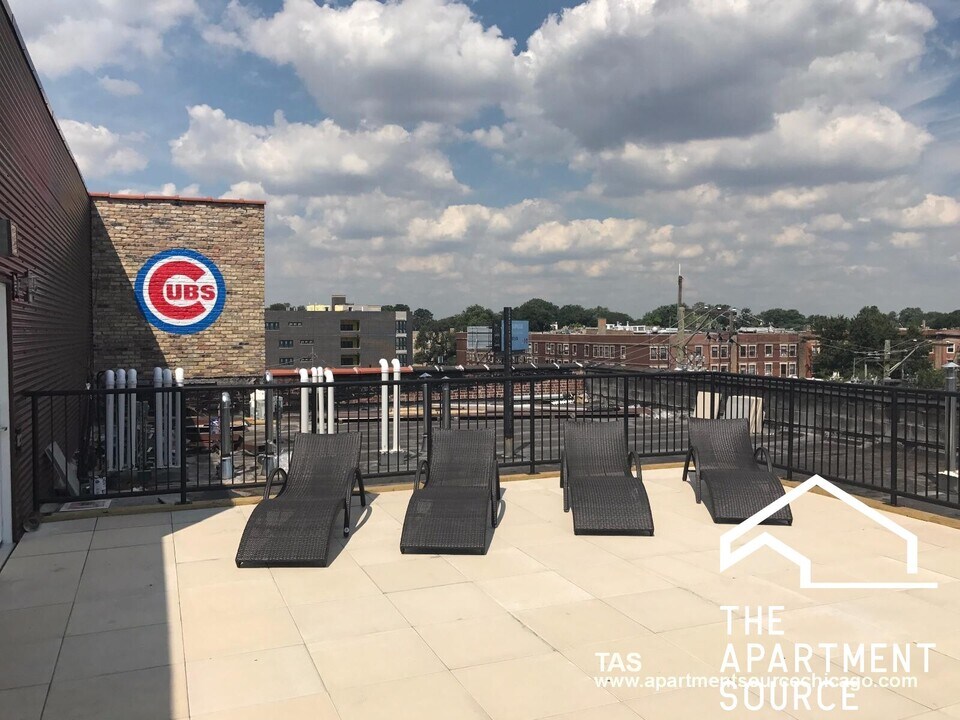 930 W Dakin St, Unit 3 in Chicago, IL - Foto de edificio