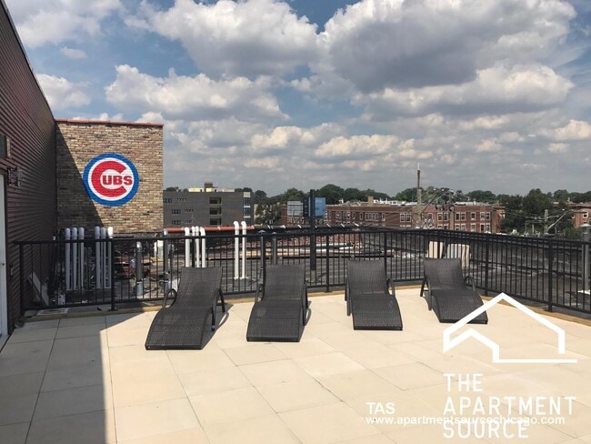 property at 930 W Dakin St