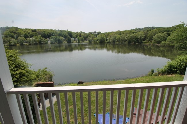 76 Kenrick St in Boston, MA - Foto de edificio - Building Photo