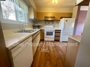 4403 Riverbend Rd NW in Edmonton, AB - Building Photo - Building Photo