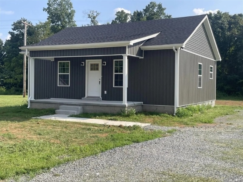 2165 Union Chapel Rd in Scottsville, KY - Building Photo