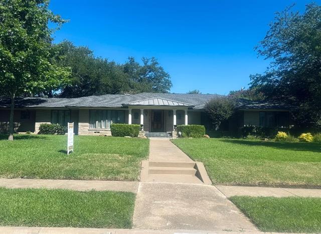 property at 7141 Twin Tree Ln