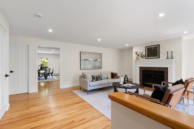 29 Cottage St in Newton, MA - Building Photo - Building Photo