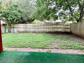 9011 Sawtooth Ln, Unit A in Austin, TX - Building Photo - Building Photo