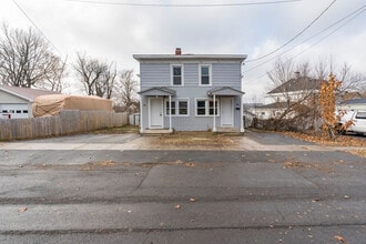 741 Griffin St, Unit 741 in Watertown, NY - Foto de edificio - Building Photo