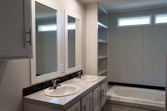 128 Ponderosa Way in Sanger, TX - Building Photo - Building Photo