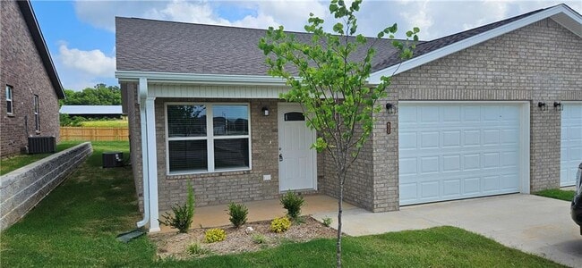 630 NW 69th Ave in Bentonville, AR - Building Photo - Building Photo
