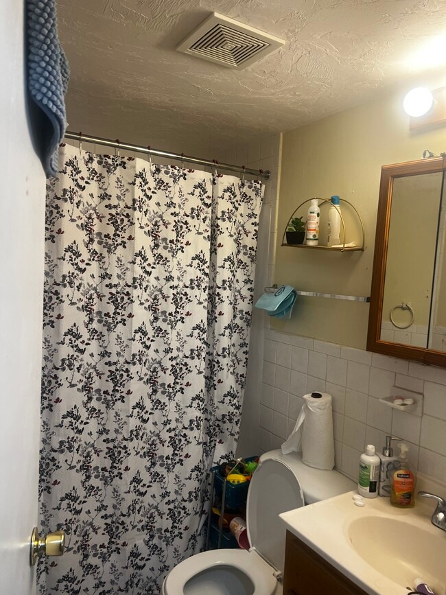 1731 Washington St in Braintree, MA - Building Photo - Building Photo