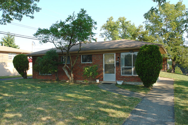 1061 Cross Keys Rd in Lexington, KY - Building Photo - Building Photo