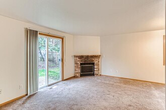 15459 SW Donna Ct in Beaverton, OR - Building Photo - Building Photo