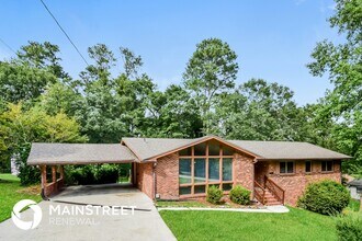 2067 Monterey Dr in Conyers, GA - Building Photo - Building Photo