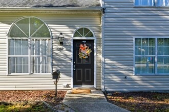 60 Morrison Ave in Newport News, VA - Building Photo - Building Photo