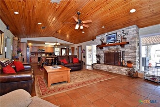 4513 Center Point Rd in San Marcos, TX - Building Photo - Building Photo