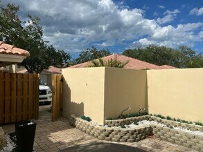 127 Old Meadow Way in Palm Beach Gardens, FL - Building Photo - Building Photo