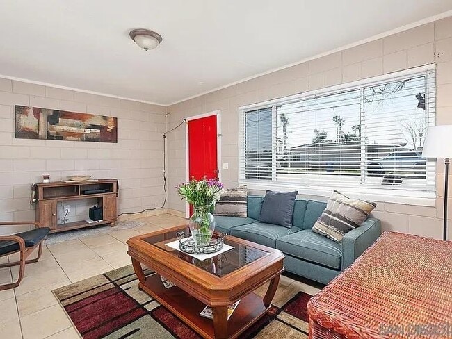 1380 Grove Ave, Unit 1380 grove ave