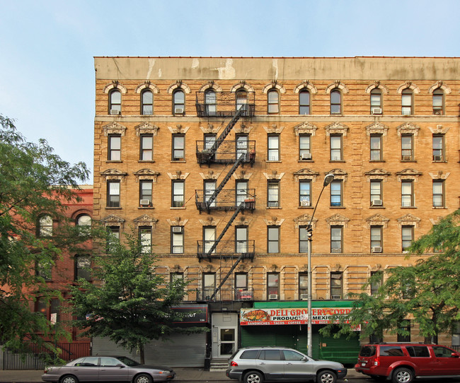 126 E 103rd St in New York, NY - Foto de edificio - Building Photo