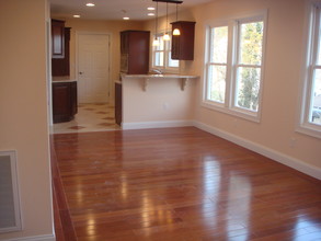 132 Elton St, Unit 1 in Providence, RI - Foto de edificio - Building Photo