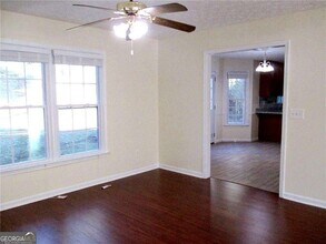3040 Oak Meadow Dr in Snellville, GA - Building Photo - Building Photo