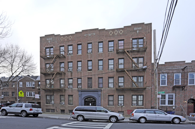 4040 100th St in Corona, NY - Building Photo - Building Photo