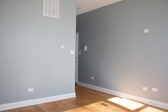 3410 W 24th St, Unit Unit 2 in Chicago, IL - Building Photo - Building Photo