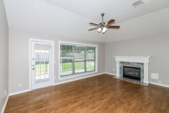 19019 Oakway Dr in Humble, TX - Building Photo - Building Photo