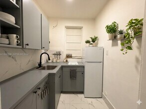 1560 SW 5th St in Miami, FL - Building Photo - Building Photo