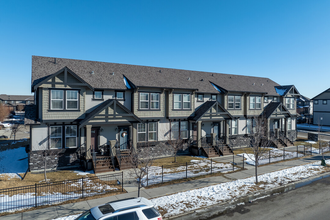 Bridges At Williamstown in Airdrie, AB - Building Photo