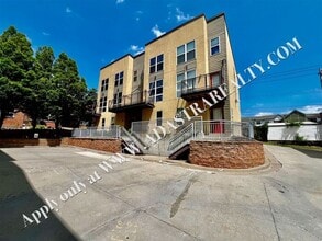 4545 Madison Ave in Kansas City, MO - Building Photo - Building Photo