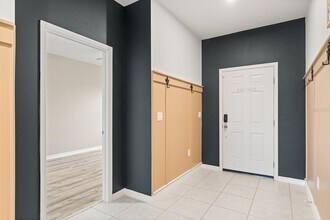 8954 Crowned Eagle Dr in Leesburg, FL - Building Photo - Building Photo