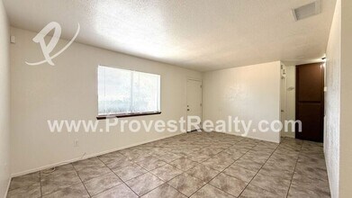 13136 Navajo Rd in Apple Valley, CA - Building Photo - Building Photo