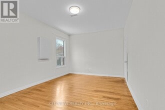 345 Dundas St E in Toronto, ON - Building Photo - Building Photo